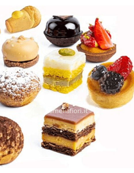 Pasticcini e fiori
